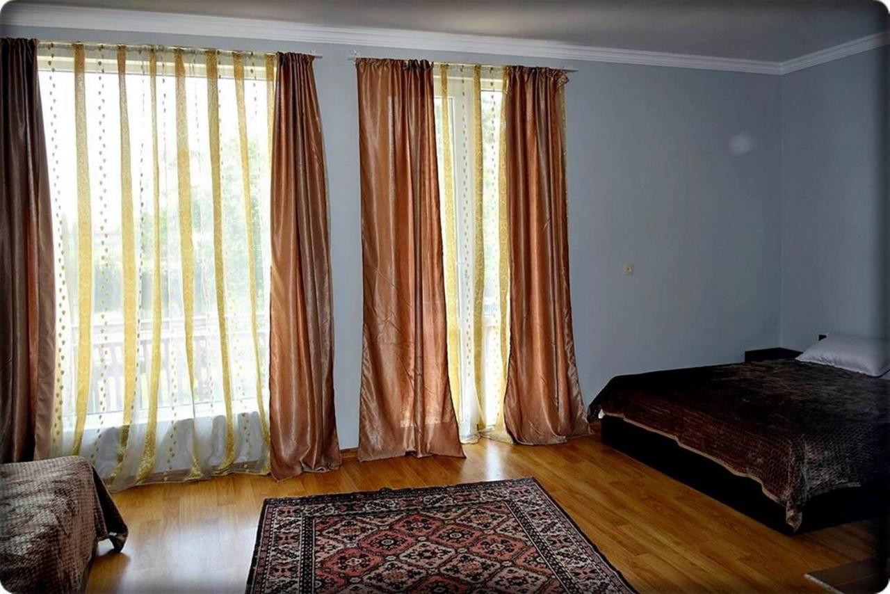 Guest House Qedi Jvari Eksteriør billede
