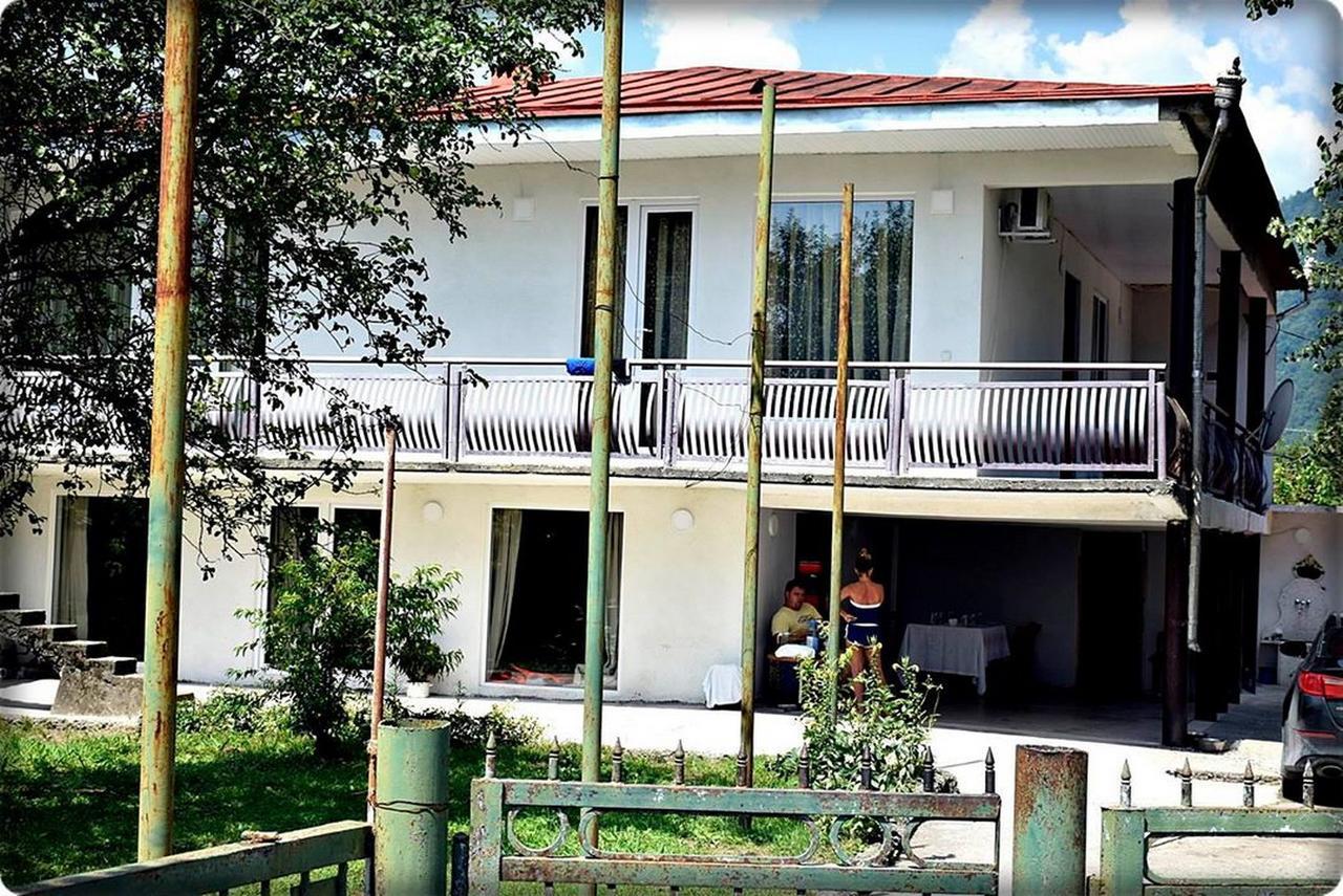 Guest House Qedi Jvari Eksteriør billede